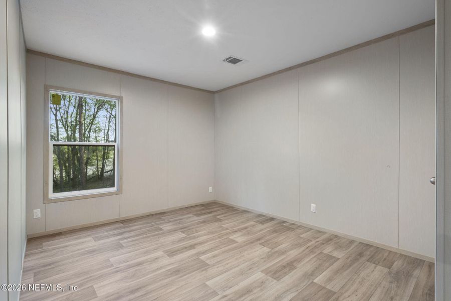 Spacious, unfurnished interior of a new home in , Keystone Heights (Image 20).