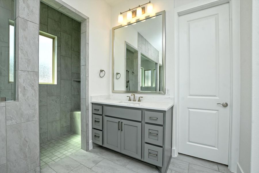 Representative furnished interior of a home built from the Siena III by Giddens Homes in Clearwater Ranch, Liberty Hill (Image 179).