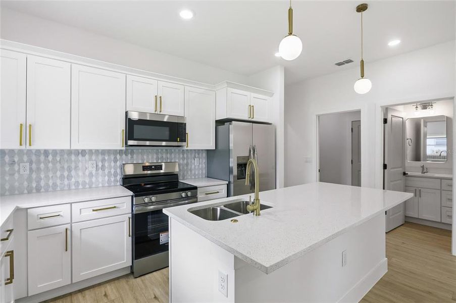Furnished interior view inside a new home in , Orlando (Image 8).