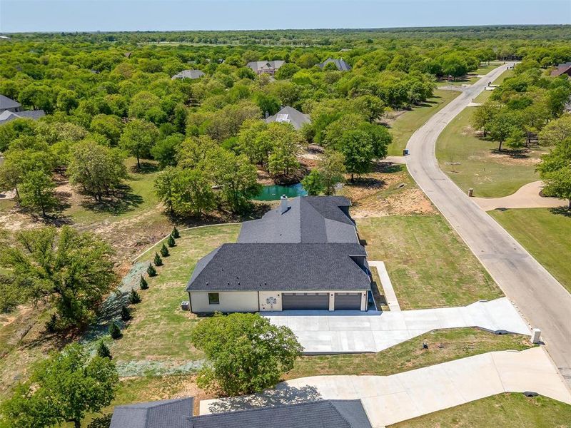 Exterior details and patio area of a home in , Lipan (Image 29).