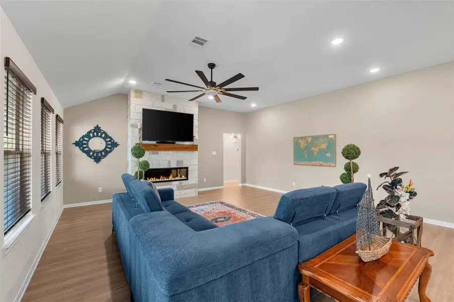 Furnished interior view inside a new home in , Livingston (Image 4).