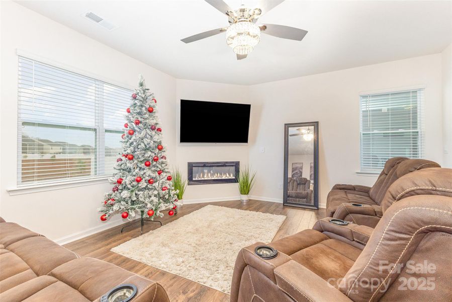 Furnished interior view inside a new home in Fergus Crossing, York (Image 12). Furnished interior view inside a new home in Fergus Crossing, York (Image 12).