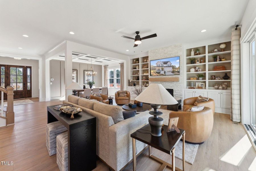 12- Family . Dining. entrance