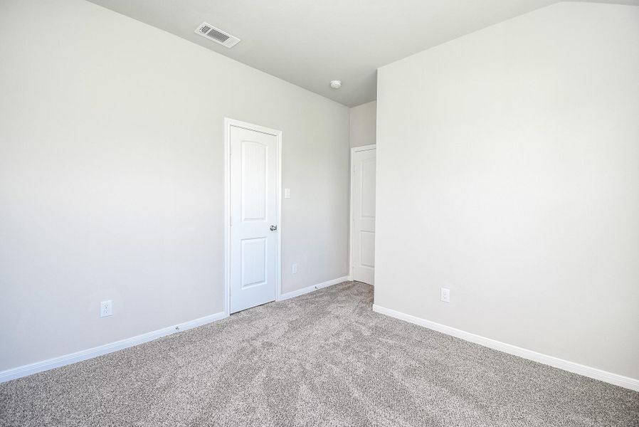 Spacious, unfurnished interior of a new home in , Palacios (Image 36).