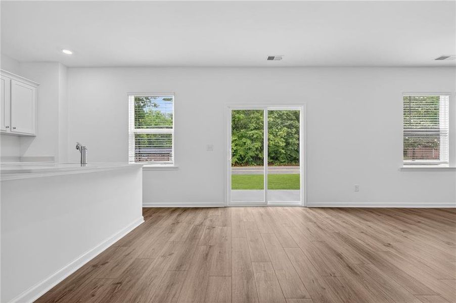 Spacious, unfurnished interior of a new home in Lexington Meadows, Athens (Image 19).