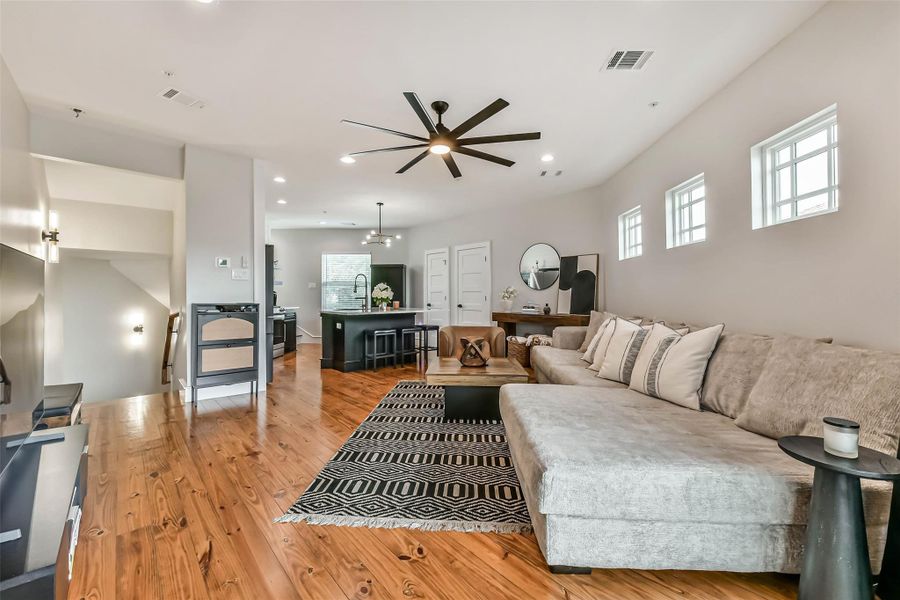 Furnished interior view inside a new home in , Galveston (Image 9).
