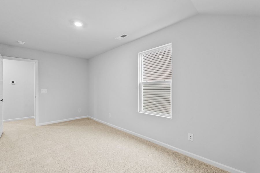 Spacious, unfurnished interior of a new home in Hanes Lake, Winston-Salem (Image 34).