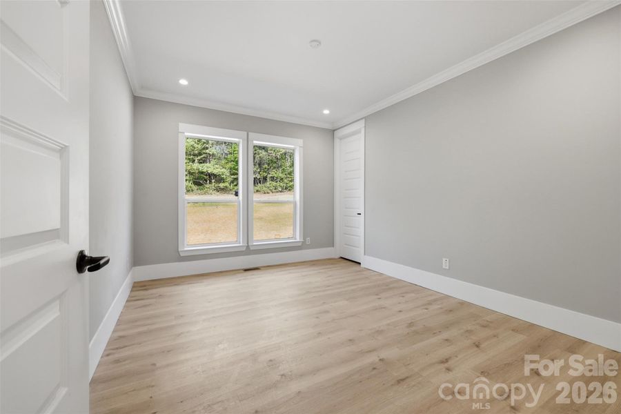 Spacious, unfurnished interior of a new home in , Taylorsville (Image 17).