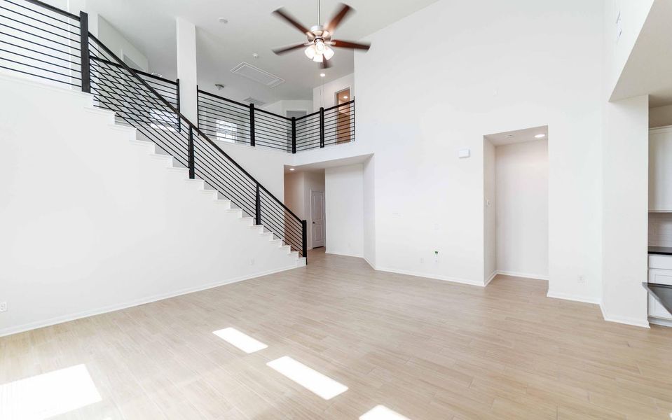 Spacious, unfurnished interior of a new home in Swenson Heights, Seguin (Image 16).