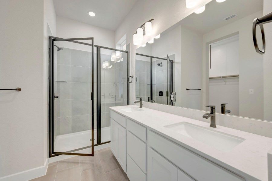 Owner's Bathroom Owner's Bathroom