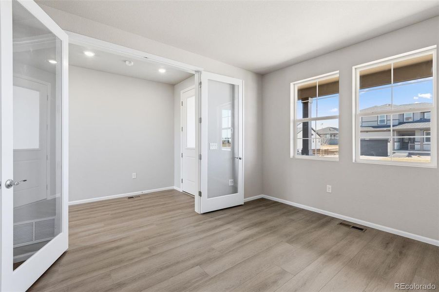 Spacious, unfurnished interior of a new home in Talon Pointe, Thornton (Image 15).