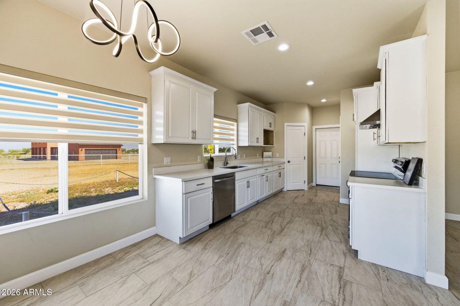 41-web-or-mls-158 N Pettoshas Dr-40