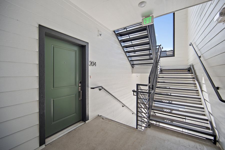 Spacious, unfurnished interior of a new home in Lyric at RidgeGate Condos, Lone Tree (Image 21).