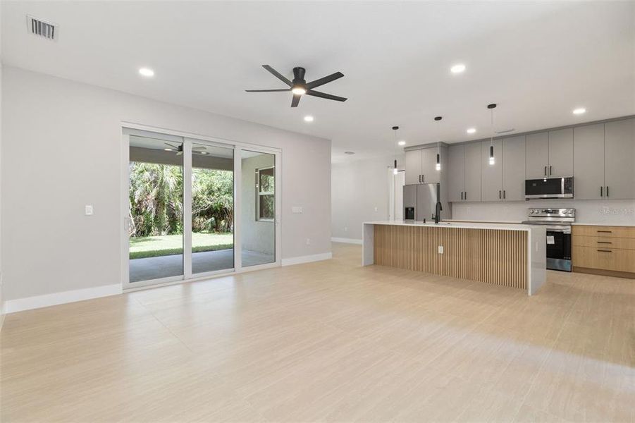 Spacious, unfurnished interior of a new home in , Port Charlotte (Image 37).
