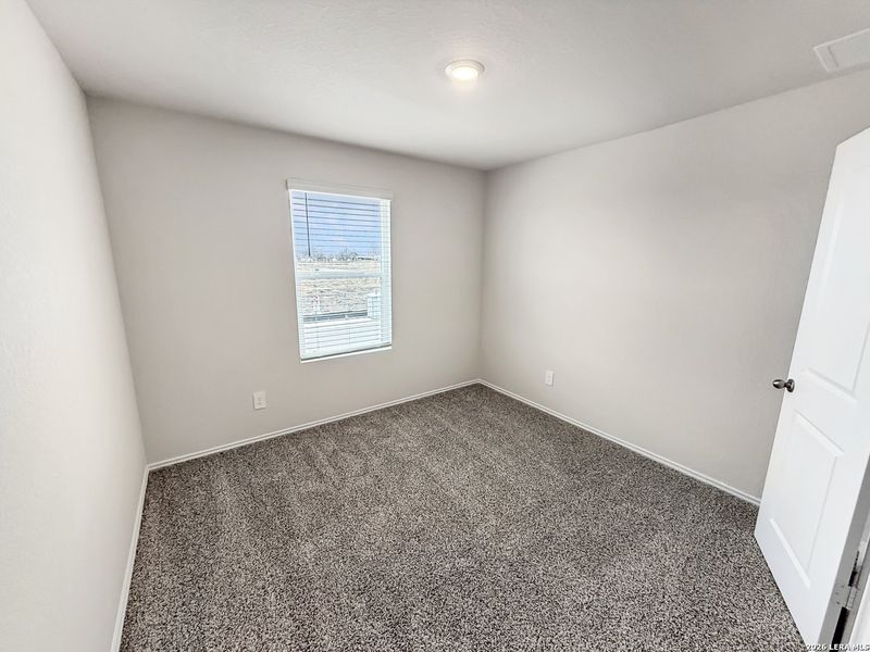 Spacious, unfurnished interior of a new home in Spring Valley, New Braunfels (Image 28).