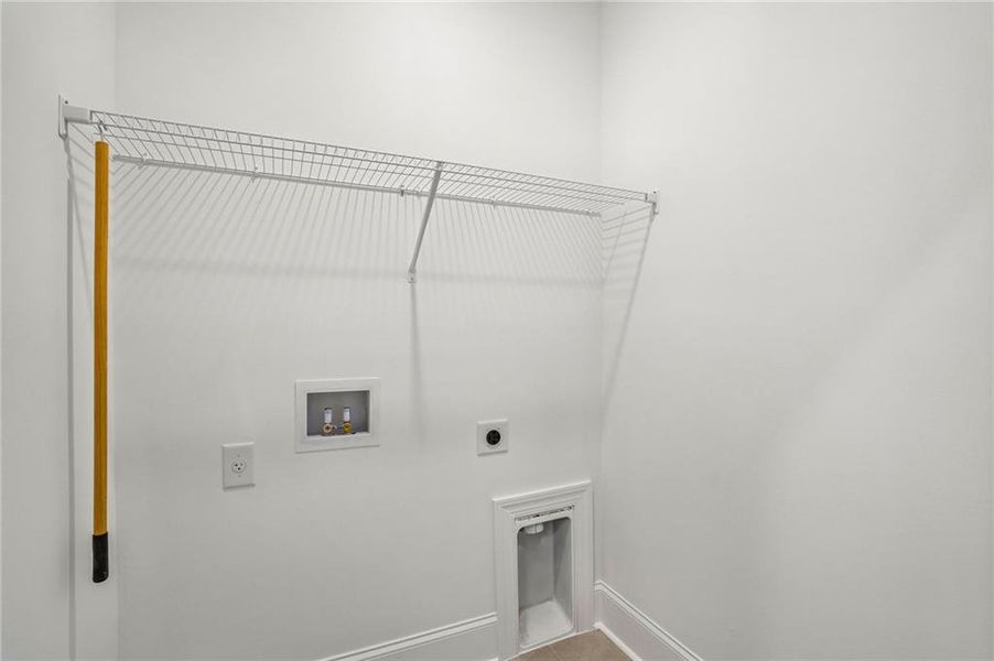 Spacious, unfurnished interior of a new home in Waterhaven, Cumming (Image 31).
