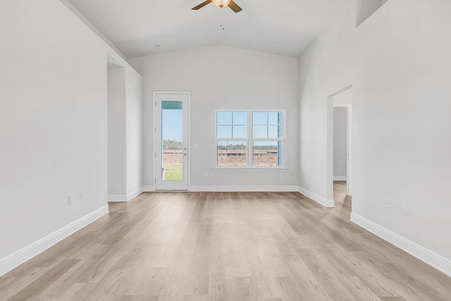 Spacious, unfurnished interior of a new home in The Bluffs at Lafayette, Freeport (Image 11).