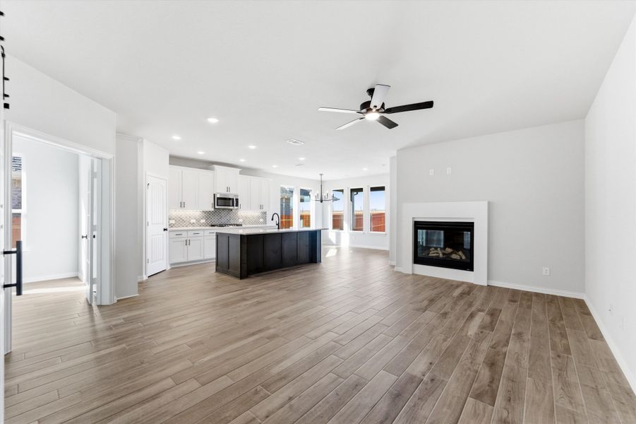 Spacious, unfurnished interior of a new home in Morningstar, Aledo (Image 18).