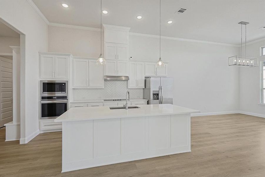Furnished interior view inside a new home in Oak Creek Ranch, Midlothian (Image 6).