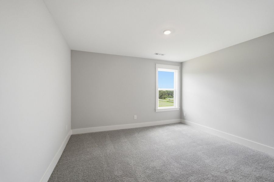 Spacious, unfurnished interior of a new home in Aden Woods, Fairview (Image 38).