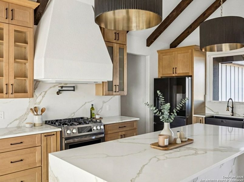 Furnished interior view inside a new home in , Floresville (Image 33).