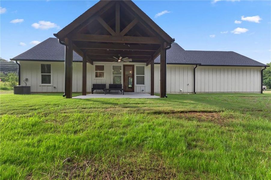 Exterior details and patio area of a home in , Bremen (Image 22).