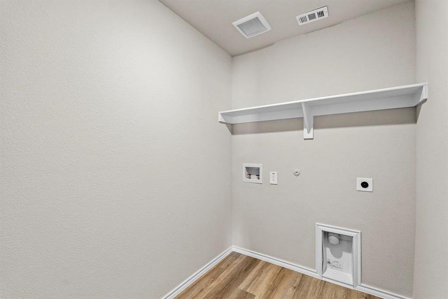 Spacious, unfurnished interior of a new home in Sunnycreek, Crowley (Image 13).