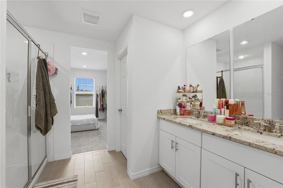 Furnished interior view inside a new home in , Davenport (Image 24).