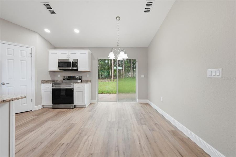 Spacious, unfurnished interior of a new home in , Citrus Springs (Image 36).