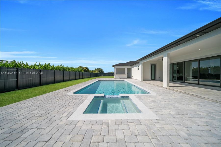 Exterior details and patio area of a home in , Cape Coral (Image 28).