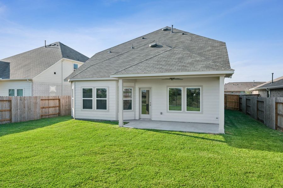 Exterior details and patio area of a home in Miller's Pond, Rosenberg (Image 9). Exterior details and patio area of a home in Miller's Pond, Rosenberg (Image 9).