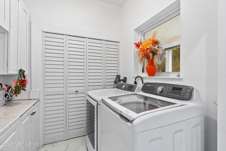 Furnished interior view inside a new home in , Jacksonville (Image 9).