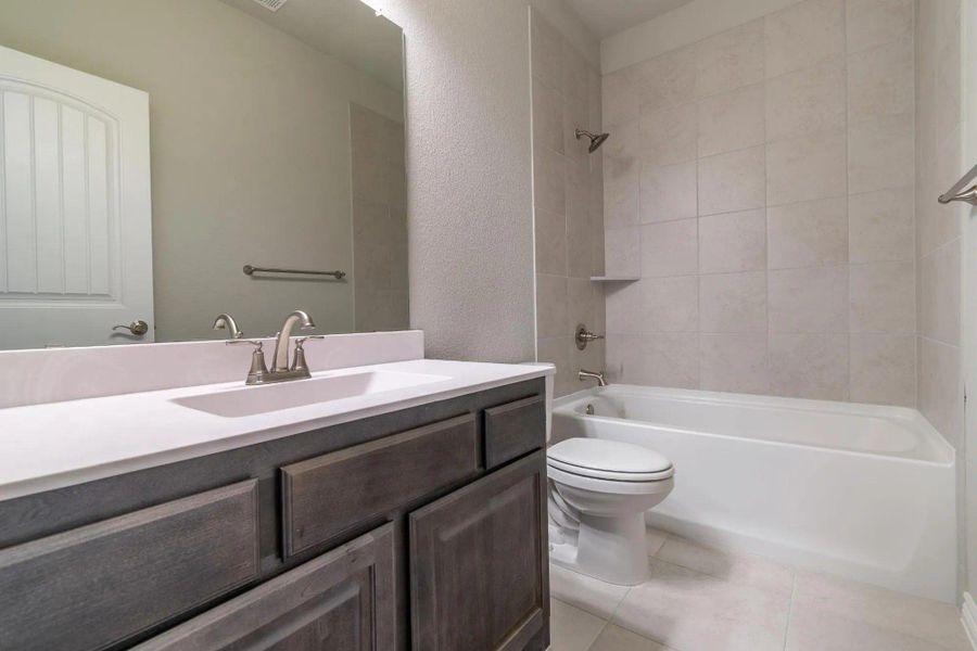 Bathroom 2 | Concept 2027 at Villages of Walnut Grove in Midlothian, TX by Landsea Homes