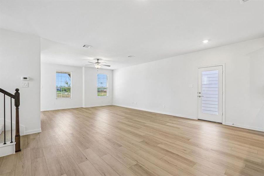 Spacious, unfurnished interior of a new home in Oak Ridge Park, Corinth (Image 37).