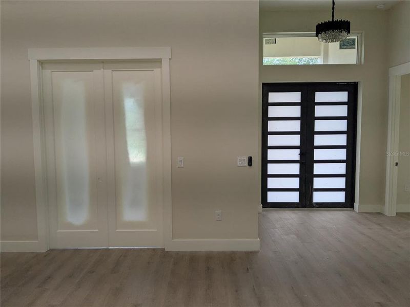 Spacious, unfurnished interior of a new home in , Port Charlotte (Image 22).