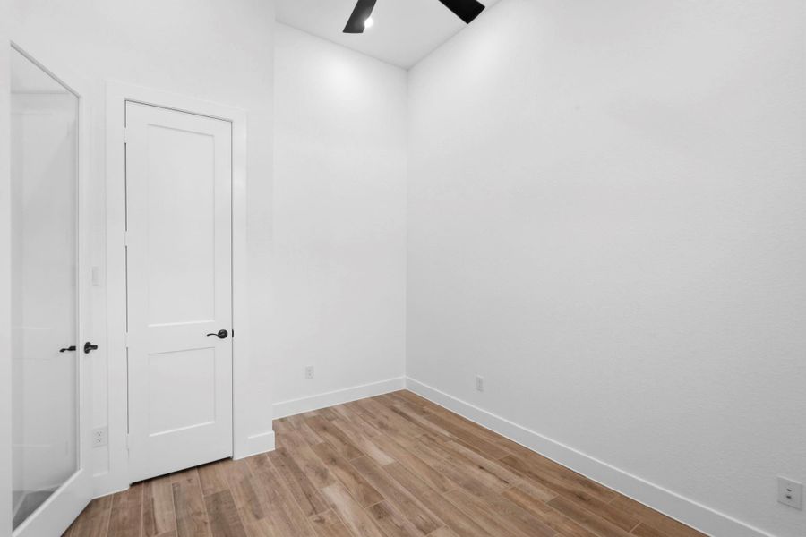 Spacious, unfurnished interior of a new home in Briarley, Montgomery (Image 27).