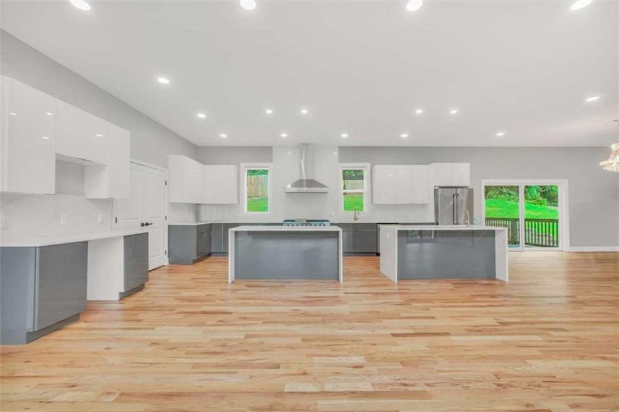 Furnished interior view inside a new home in , Atlanta (Image 55).