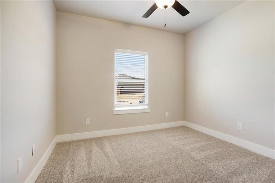 Spacious, unfurnished interior of a new home in , Sherman (Image 25).