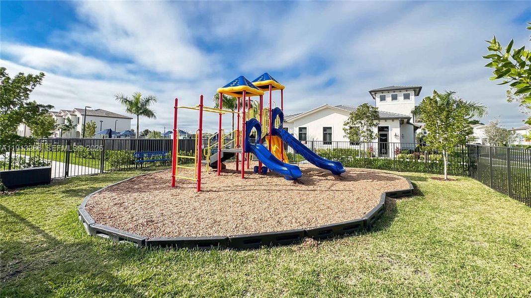 Community amenities in , Miami (Image 35).