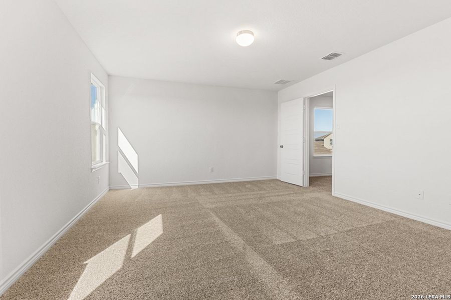 Spacious, unfurnished interior of a new home in Knox Ridge, Converse (Image 14).
