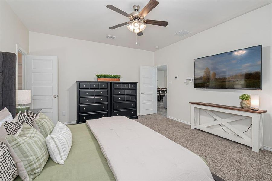 Furnished interior view inside a new home in , Aubrey (Image 21).