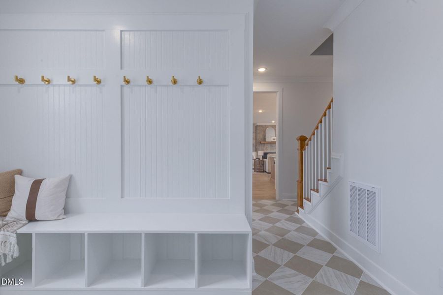 57-web-or-mls-Roombiance57