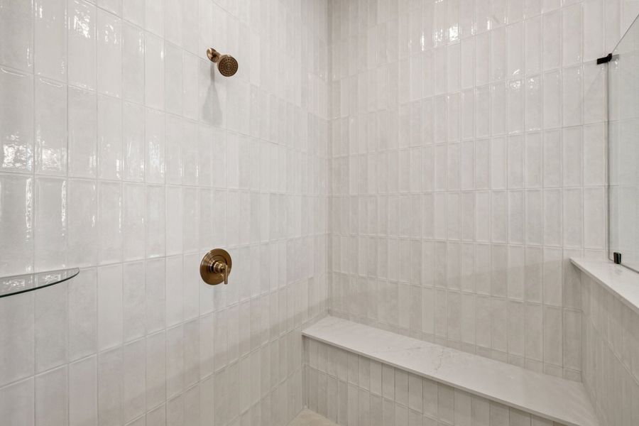 Representative interior finishes for a home built from the Ashlyn by Ashton Woods in Provence, Austin (Image 19).