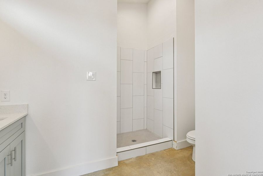 Spacious, unfurnished interior of a new home in , San Antonio (Image 59). Spacious, unfurnished interior of a new home in , San Antonio (Image 59).