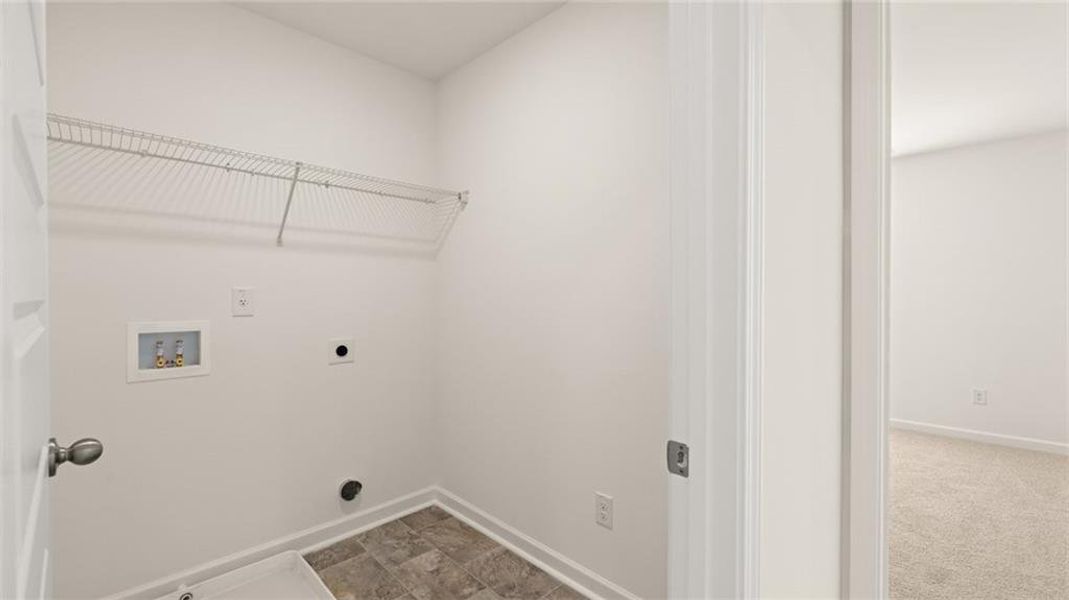 Spacious, unfurnished interior of a new home in Shoal Creek, Hampton (Image 20).