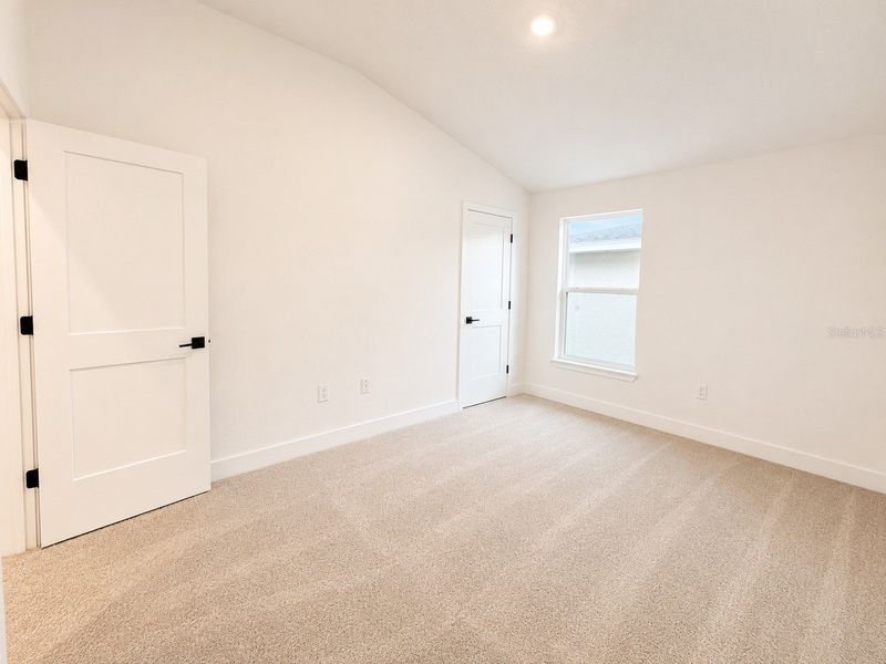 Spacious, unfurnished interior of a new home in Harmony Central, St. Cloud (Image 13).