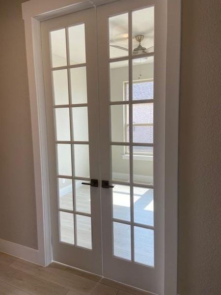 sales - 1908 Vittoria - spec - flex room entry