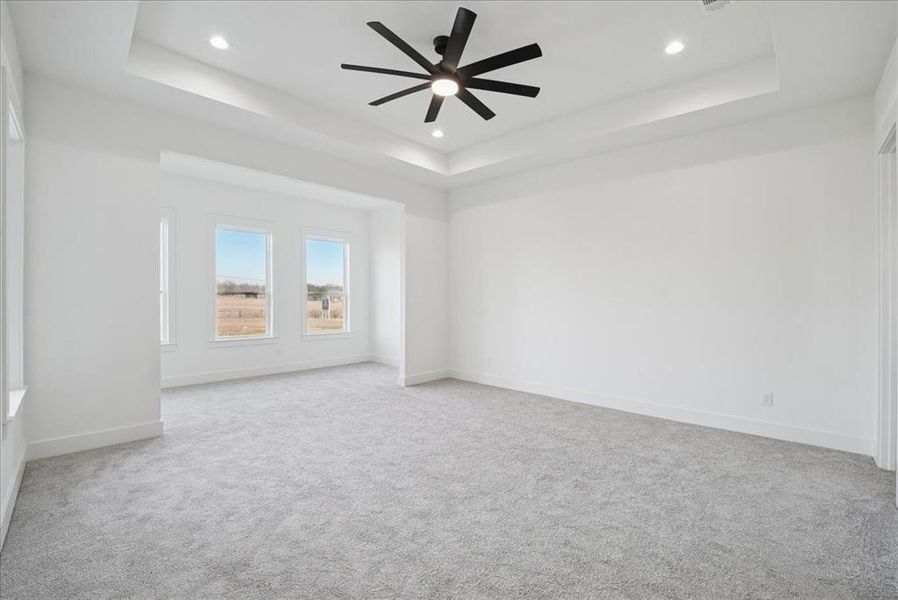 Spacious, unfurnished interior of a new home in , Waxahachie (Image 34).