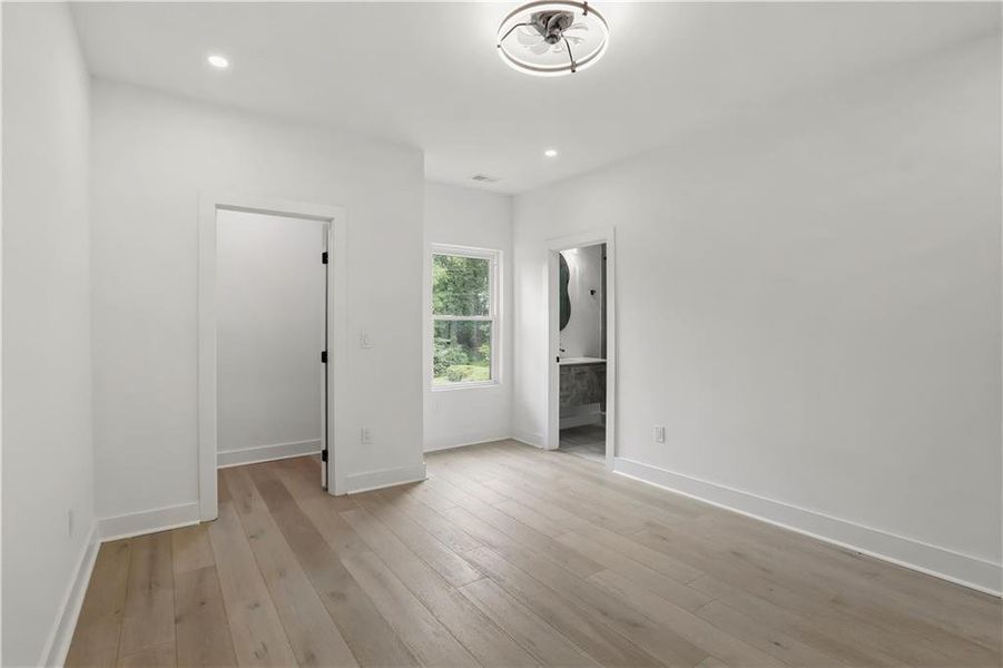Spacious, unfurnished interior of a new home in , Atlanta (Image 24).