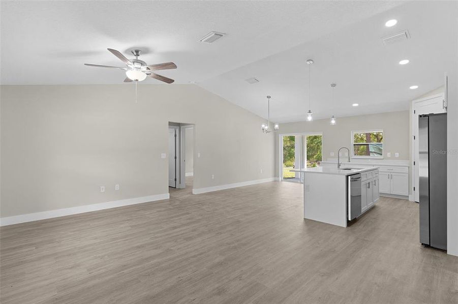Spacious, unfurnished interior of a new home in , Ocklawaha (Image 16).
